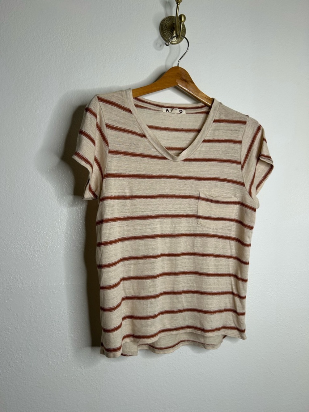 AMO Neutral Striped Lightweight V - Neck T - Shirt Size Small - Picture 9 of 15